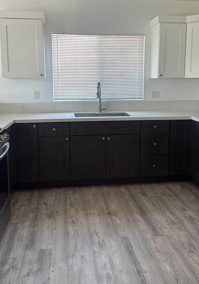 4606 S Normandie Ave unit Bottom 2, Los Angeles, CA 90037 - photo 3