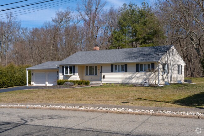 Renovated ranch houses can be found throughout the Ho-Ho-Kus neighborhood.