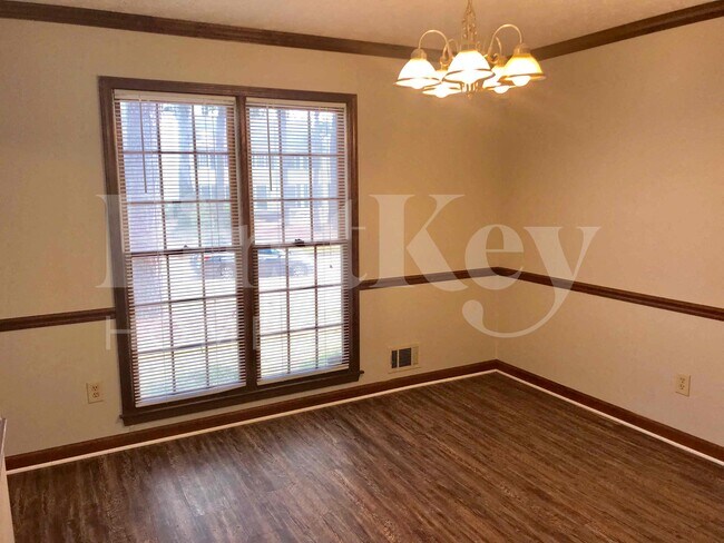 1433 St Dunstans Rd, Lithonia, GA 30058 - photo 6