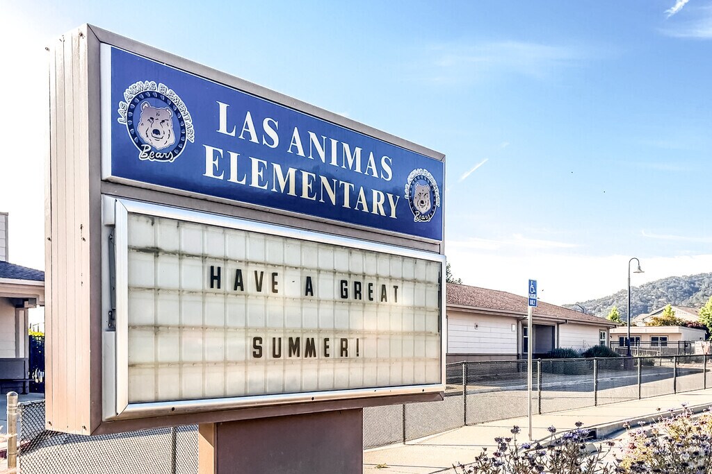 Las Animas Elementary School, Rankings & Reviews