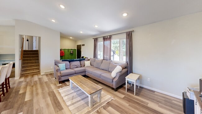 6465 Pawnee Cir, Colorado Springs, CO 80915 - photo 2