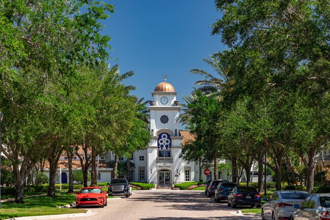 Island Walk Town Center is the central hub of the community, walking distance to many homes.