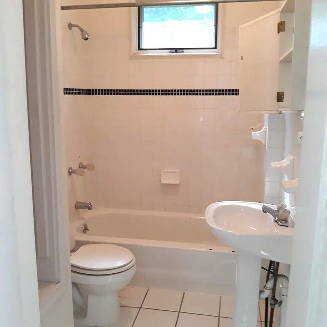 2215 Wheeler St unit 2, Cincinnati, OH 45219 - photo 4