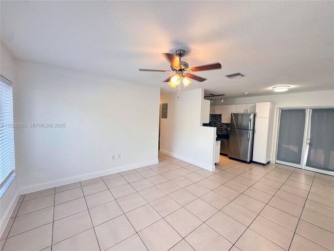 1400 N 70th Way, Hollywood, FL 33024 - photo 5
