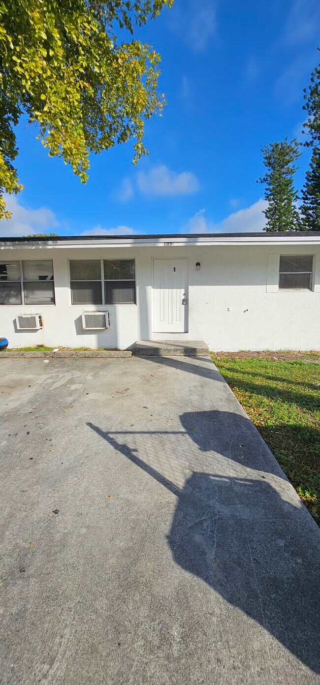 1051 NW 27th Ave, Fort Lauderdale, FL 33311 - photo 3