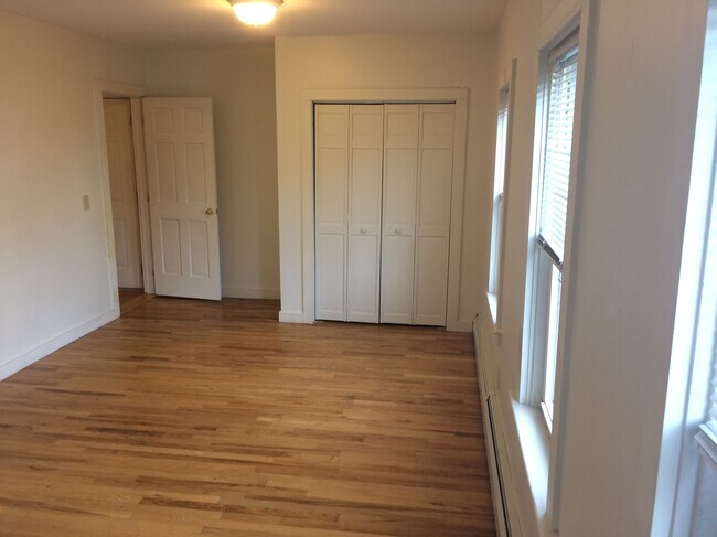 97 Mawney St unit 2, East Greenwich, RI 02818 - photo 7