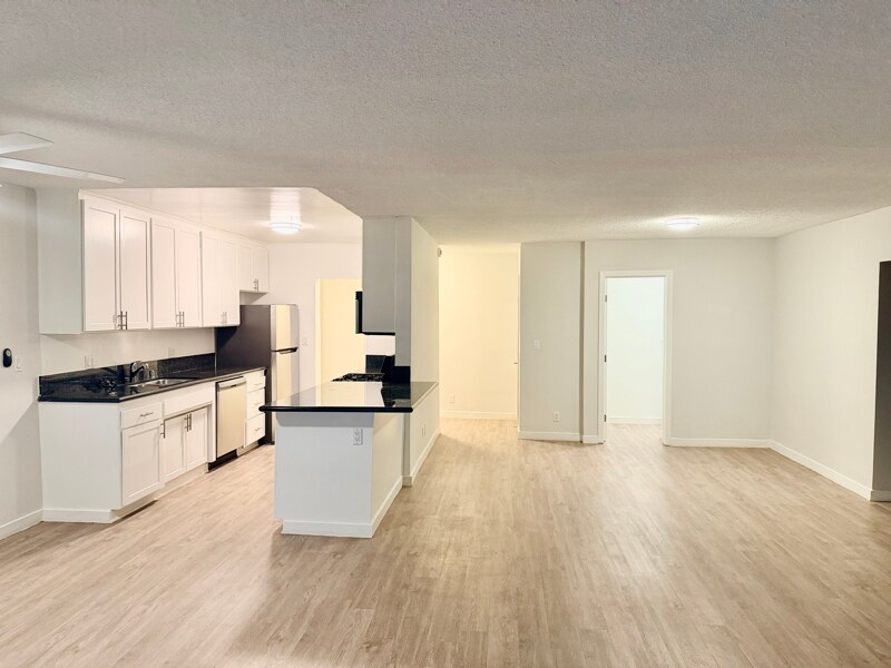 1284 Havenhurst Dr unit 110, West Hollywood, CA 90046 - photo 1