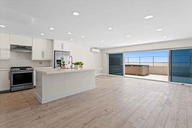 6955 Trolleyway unit A, Playa Del Rey, CA 90293 - photo 3