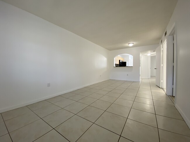 2910 SE 13th Ave unit 102, Homestead, FL 33035 - photo 3