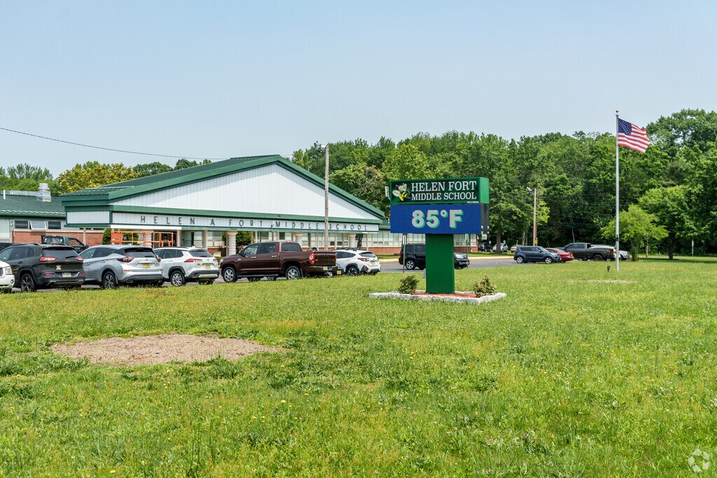 Helen A. Fort Middle School has 608 students in grades 7-8 with a student-teacher ratio of 11 to 1.