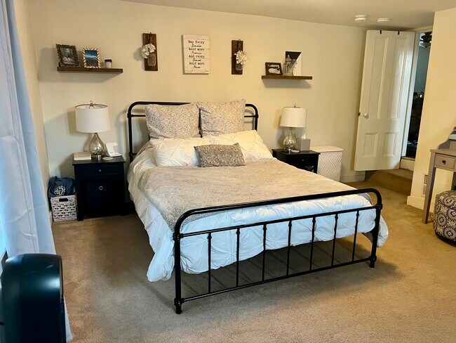 33 Putnam St unit C, Milford, NH 03055 - photo 6