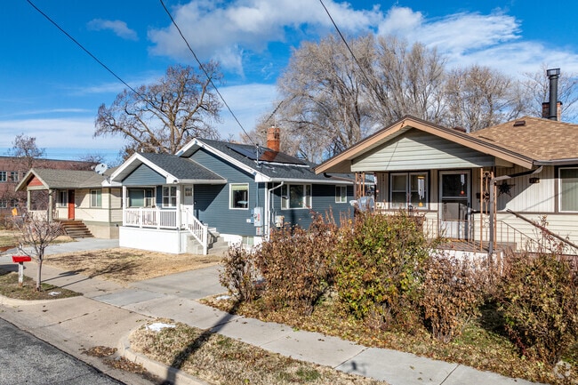 Mountain View has many Bungalow style homes in the neighborhood.