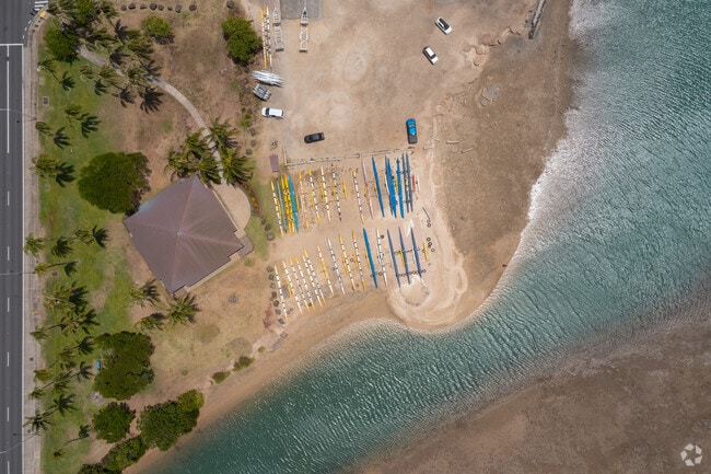 Kuli'ou'ou-Kalani Iki residents can relax on sandy shores with stunning sunset views at Maunalua Bay Beach Park.