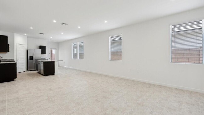 2108 W Sheridan Ave, Apache Junction, AZ 85120 - photo 5