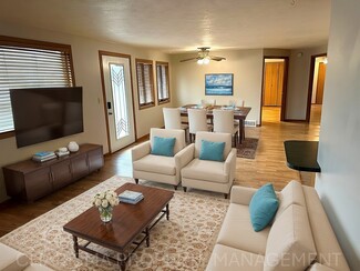 945 S Harrington Ave, Sioux Falls, SD 57103