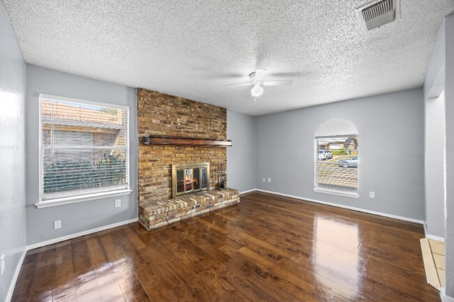 2208 Viewtop Ln unit B, Arlington, TX 76012 - photo 6