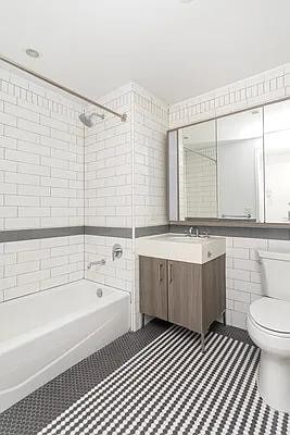 515 W 38th St Unit 23D, New York, NY 10018