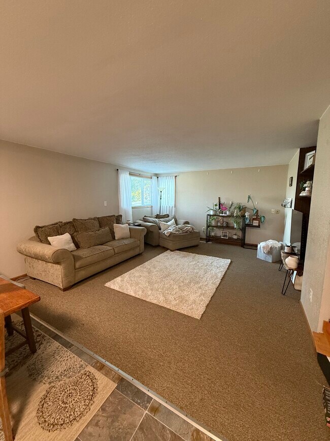 712 7th St SE unit 1, Devils Lake, ND 58301 - photo 2