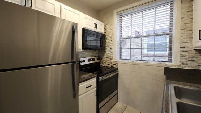 6304 Bancroft Ave unit 1st floor, Saint Louis, MO 63109 - photo 4