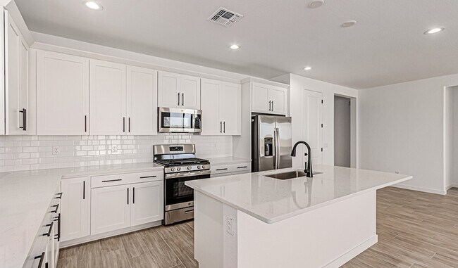 5010 W Chuck Box Rd, Phoenix, AZ 85339 - photo 2