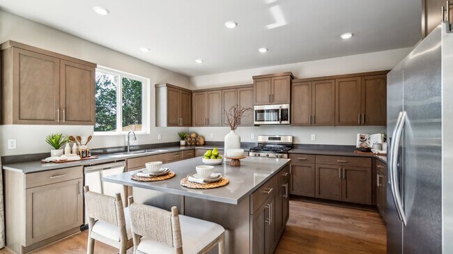 63300 NE Peale St unit 36040620, Bend, OR 97701 - photo 3