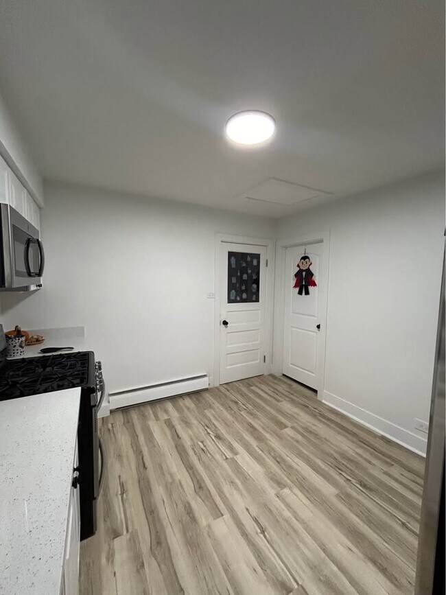 4915 Egandale Ave unit 2, Mc Cook, IL 60525 - photo 2