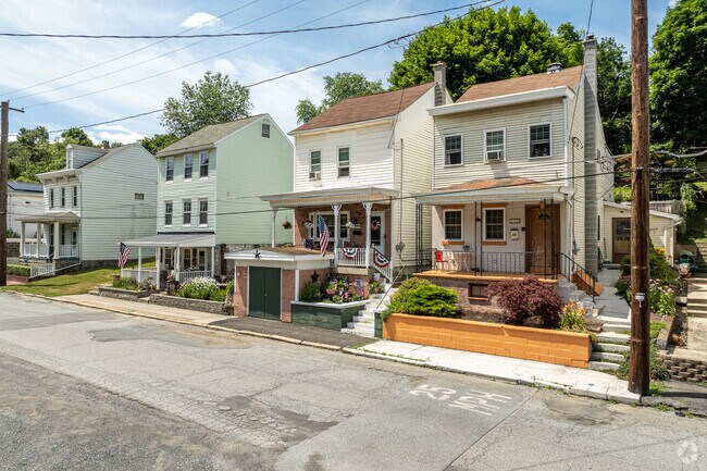 Single homes in Fishbach are often small, two or three-story wooden structures.