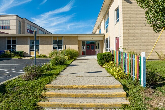 Students in Darlington can attend Fallon Memorial School.