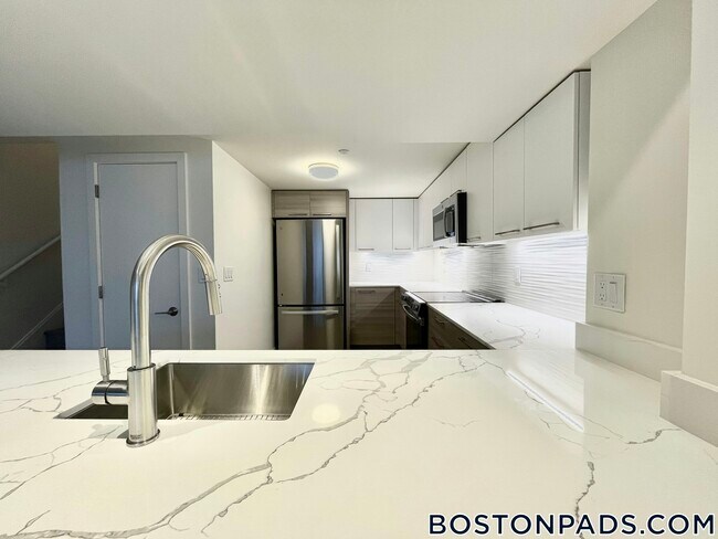 1079 Commonwealth Ave unit 447, Boston, MA 02215 - photo 4