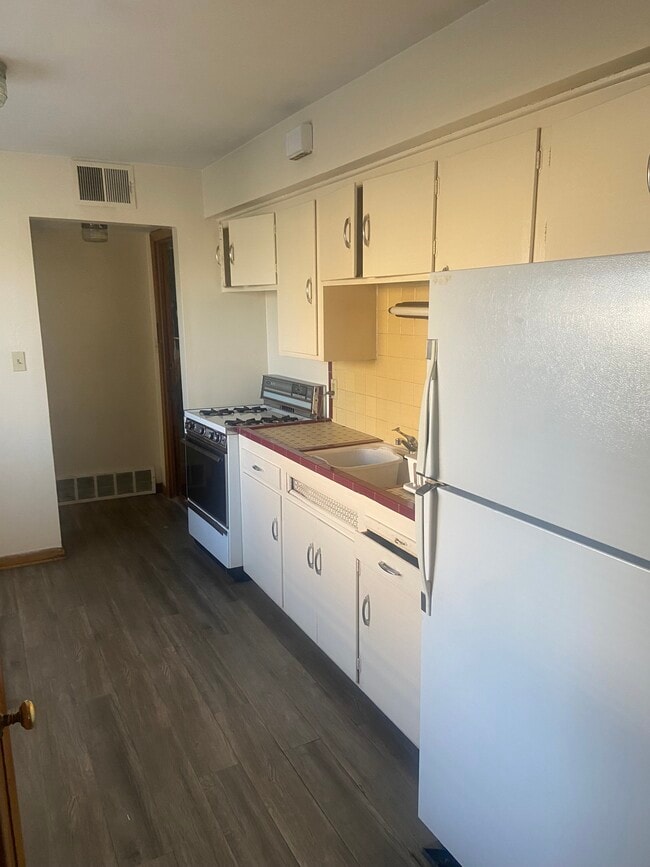 6009 Ridge Rd unit 5, Parma, OH 44129 - photo 4