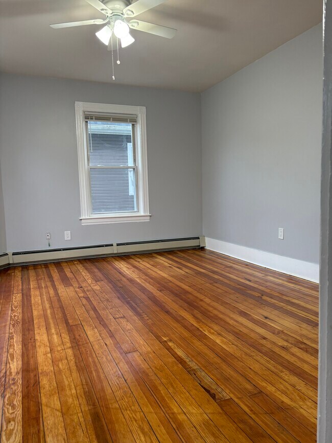 406 Pawtucket Ave unit 1st Floor Front, Pawtucket, RI 02860 - photo 6