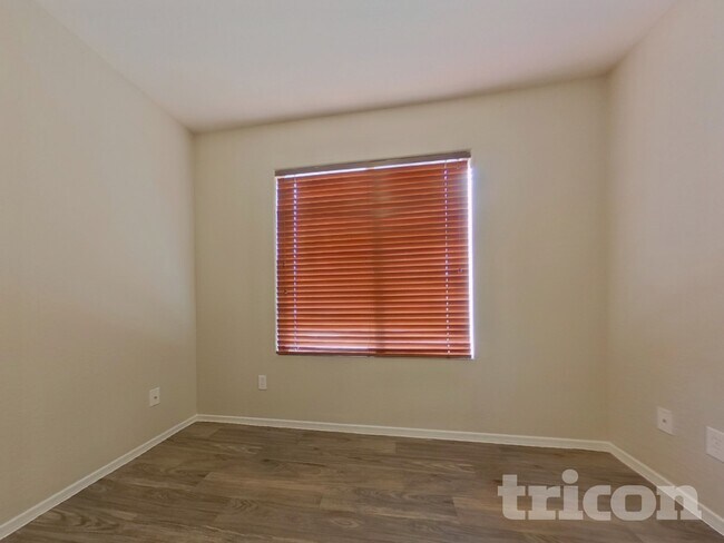 25862 W Whyman St, Buckeye, AZ 85326 - photo 5