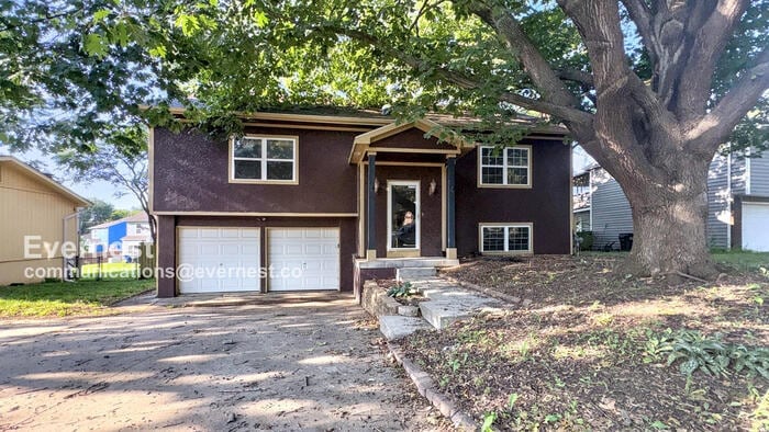 1609 W 26th St, Lawrence, KS 66046 - photo 1