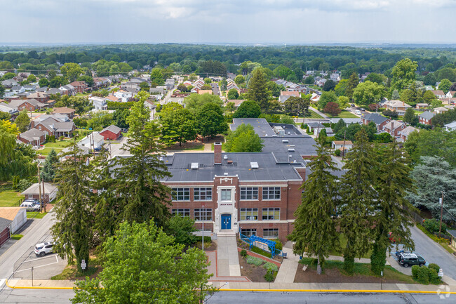 Lincoln Elementary School is located in the Allentown suburb of Emmaus.