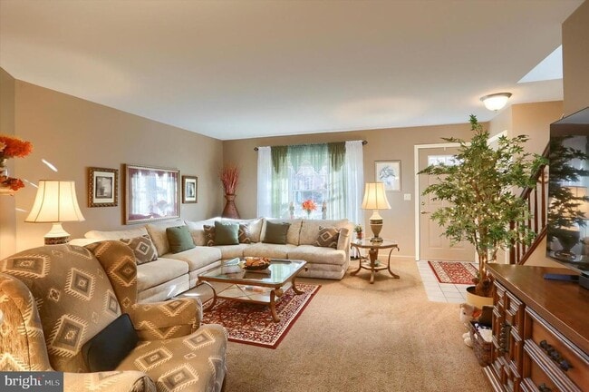 401 Chambers Ridge, York, PA 17402 - photo 2