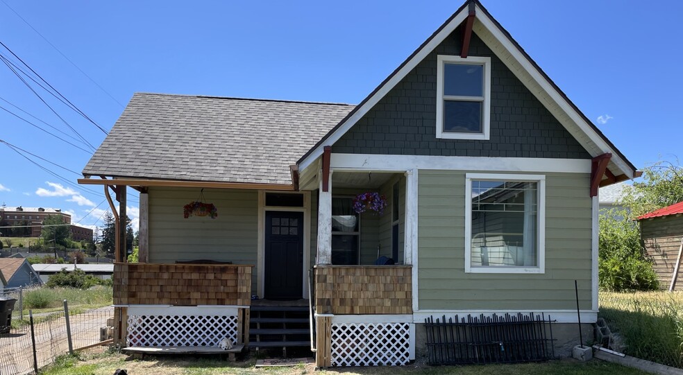 215-1/2 N Emmett, Butte, MT 59701 - photo 1