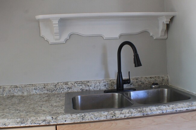 Kitchen - Remodeled countertops and Cabinets