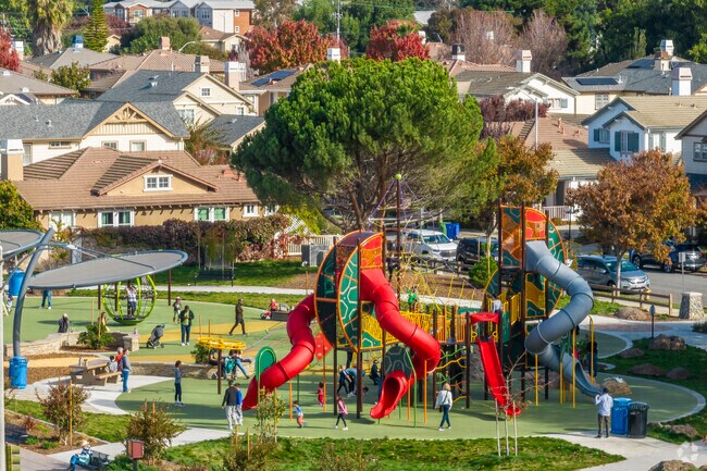 Dusterberry Neighborhood 
Park has brand new playground facilities.