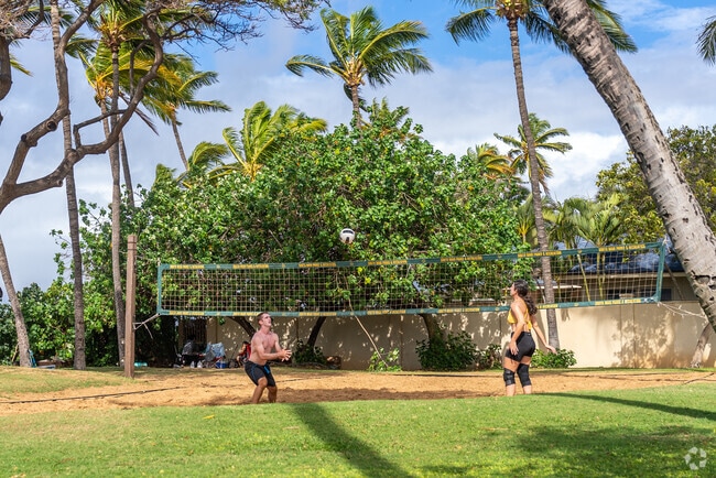 Many parks in Kihei offer sports areas like volleyball and basketball.