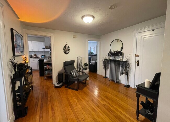 21 Main St unit 3, Somerville, MA 02145 - photo 4