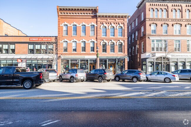 Find your perfect home in Downtown Concord, modern spaces close to everything you want.