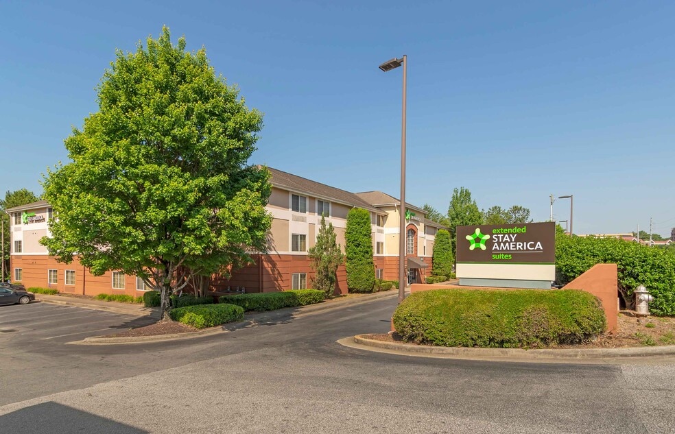 2010 Powers Ferry Rd, Atlanta, GA 30339 - photo 1