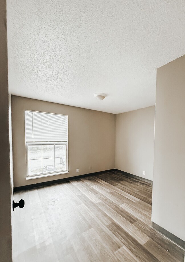 The Hudson, Independence, MO 64050 - photo 7