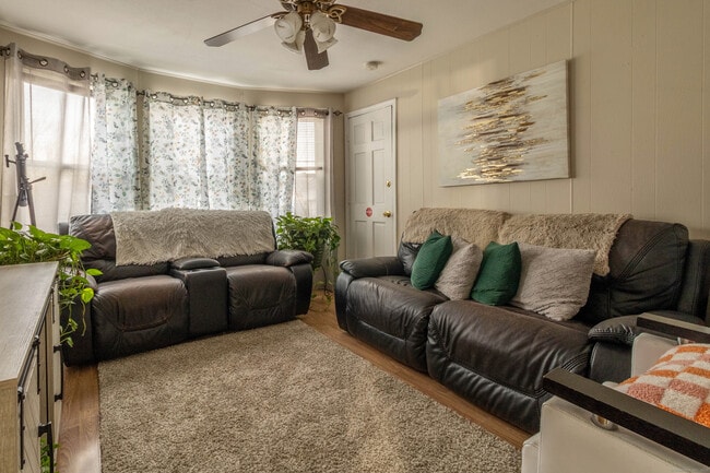 24 Rocky Hill Ave unit 2nd Floor, New Britain, CT 06051 - photo 4