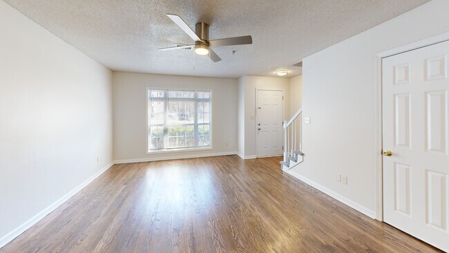 637 Huntington Rd unit 3, Athens, GA 30606 - photo 2