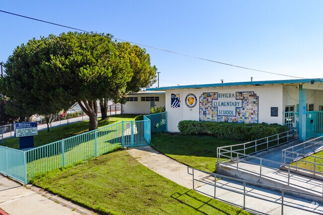 Children in Riviera, CA can enroll at Riviera Elementary School.