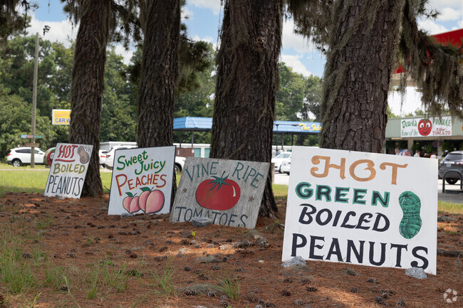 Local produce is easily accessible at the produce markets in the Talahi Island neighborhood.