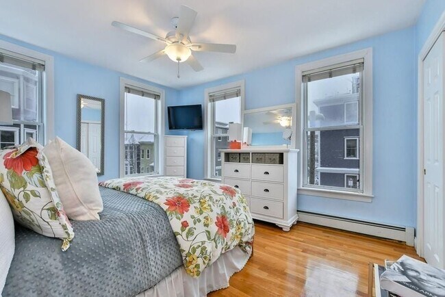 544 E 8th St unit 3, Boston, MA 02127 - photo 7