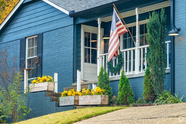 Taking pride in one's home and country is common in the Western Little Rock area .