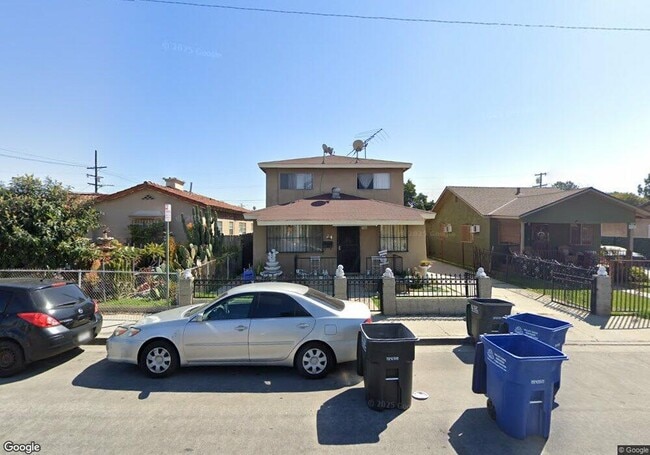 704 Oakford Dr unit 704 Front, East Los Angeles, CA 90022 - photo 2